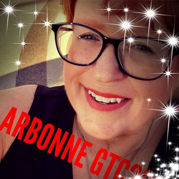 Meet your Posher, Wendy - Picture 2 of 2